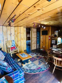 Rustic Waterfront Cottage Entire Suite - Image 5