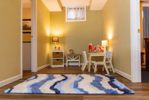 2 Br, 1 Ba Cozy, Downtown Retreat - Image 5