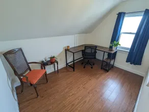 Gladstone Loft: Cozy 1-BDRM Stay | Bike Storage - Image 3
