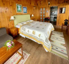 A Charming 1 BR Wood Cabin near Dhanaulti - Image 3