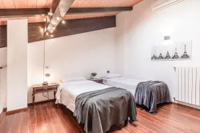 Modern loft with WiFi, elevator and parking - Image 2