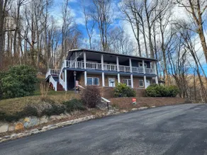 Black Bear House on Blueberries Hill - Image 5