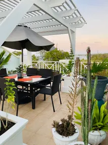 Coastal Serenity - Private Rooftop, 1 min to Ocean - Image 4