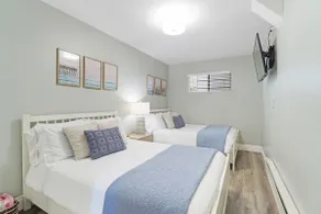 Heart of Capitola Village★Parking★King Bed★Pets Ok - Image 4