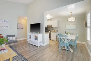 Heart of Capitola Village★Parking★King Bed★Pets Ok - Image 5
