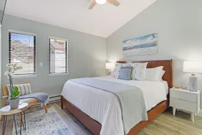 Heart of Capitola Village★Parking★King Bed★Pets Ok - Image 3