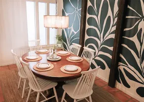 Renovated Mid-Century Home | Lg Yard | 15m to DT - Image 3