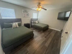 Vacation in Style - 10 min from the strip! - Image 5