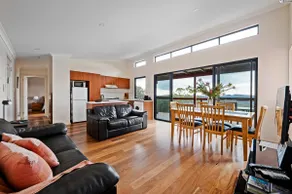 Karri Chalet | Stunning views & spa, pet friendly - Image 3