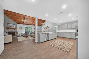 GAME ROOM, QUIET COVE & DOCK!  LAKEFRONT! SLEEPS 16 - Image 4