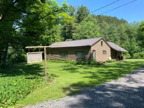 Secluded 3 Bedroom cabin w/4+ private acres - Image 3