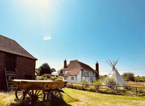 A Unique Tudor Manor House dating from 1547 - Image 3