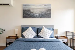 4 BR, 3BA Modern Toronto Home | Espresso - Image 3