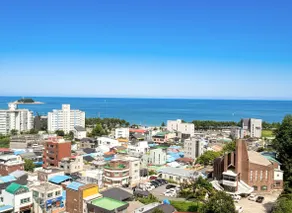 1.4 Sunrise Ocean View · 7-minute walk to the beach Sensual Accommodation | Blue Terra Ocean Suite M1 - Image 3