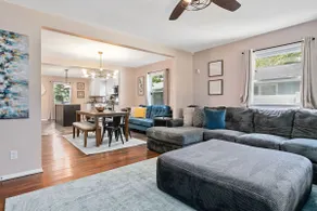 Large, Cozy, Theatre, Pool, Walk to ND Restaurants - Image 3