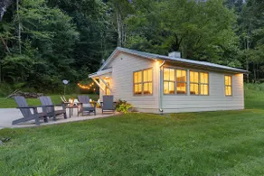 Peaceful Retreat + Hot Tub + Fire Pit+ King Bed! - Image 3