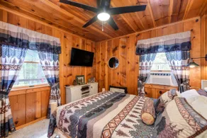 Log cabin with Tons of Games! Dogs Welcome! - Image 4