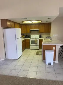 Peaceful river house w/ lots of space inside & out - Image 4