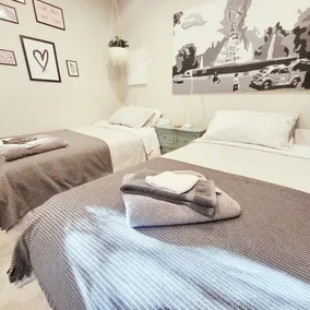 Private North Van Cottage - Sleeps 4 Comfortably - Image 3