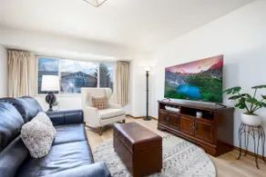 Cozy modern 2BR w/ workspace near Main St - Image 2
