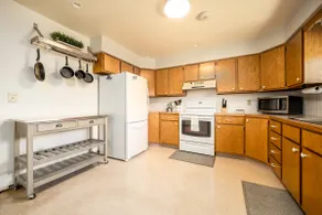 Cozy modern 2BR w/ workspace near Main St - Image 4