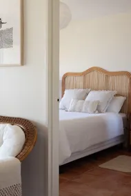 Sunset Beachside Apartment - Image 2