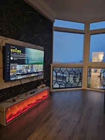 Sky Deluxe Apartment 13 - Image 2
