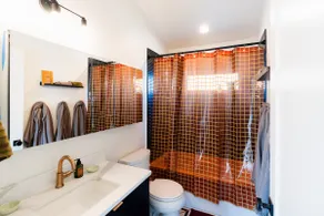 Montavilla Apartment - Image 5