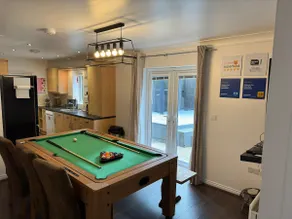Numero Uno Detached Aparthouse 7 BR Hot Tub Wifi Parking Contractors and Group Friendly - Image 3