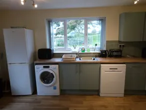 Spacious 3 bedroom farmhouse - Image 3