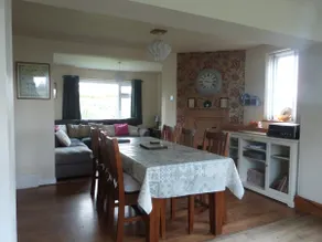 Spacious 3 bedroom farmhouse - Image 4
