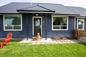 Mountain View Home with Fenced Yard - Image 5