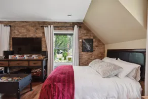 Loft with fireplace, pool table, home theater and more - Image 4
