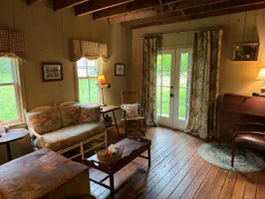 Adena Carriage House Rugby: history+nature retreat - Image 4