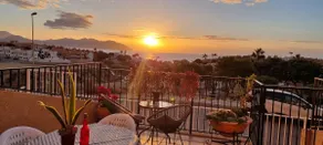 SunRise Den, a pie de playa, vista al mar y piscina - Image 4