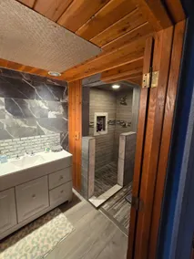 Cheerful 1 bdr apt with full kitchen & private bdr - Image 5