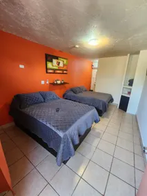 Orange condo - Image 4