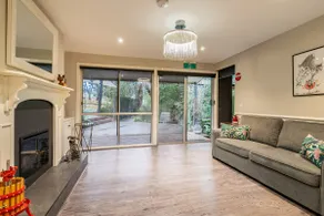 Winemakers Cottage, at vineyard 4 bedrooms 2 story - Image 2