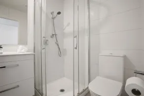 Stunning Townhouse - Walking to Botany Shopping Center - Image 4