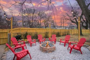 Neon Nashville | Hot Tub, Fire Pit, Walk to Eats - Image 4