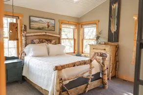Eclectic Cozy Cabin w/ GameRoom, HotTub & FirePit - Image 4
