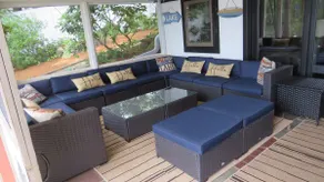 Charming and spacious lakefront home with 4 bedrooms, hot tub and pool table! - Image 5