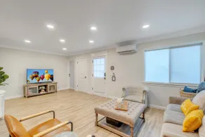 Spacious SGV Home - Universal, Disneyland & Ktown - Image 3