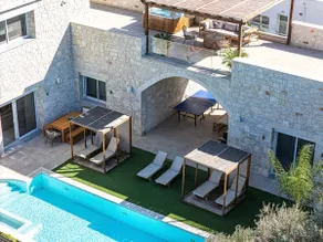 Mandana Villa - With Heated Pool & Jacuzzi - Image 3