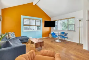 Downtown | Hottub | Sleeps 6 - Image 4