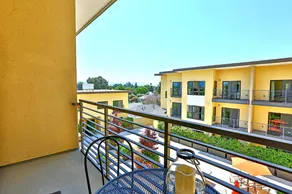 2B2B Quiet Apt Facing Courtyard 307 LC - Image 2