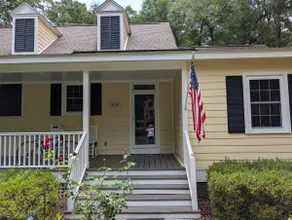 'Beneath The Branches' Cottage Steps to Golf and Tennis. Pet-Friendly! - Image 2