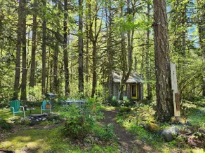 The Roost - Contemporary Rustic Cabin - Image 4