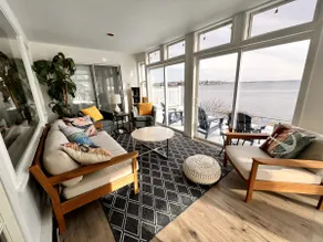 Bristol by the Bay, Waterfront Retreat, Sleeps 12! - Image 3