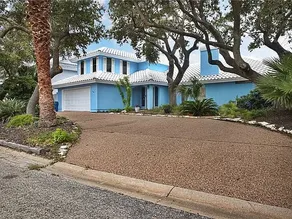 3 Bedroom Waterfront home with Pool and boat dock - Image 4